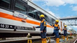 Netizen Jepang Apresiasi Kebersihan KRL dan Dedikasi Petugas KAI Services