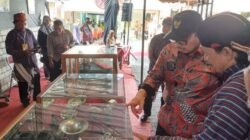 Walikota Yogya, Dr. Hasto berbincang dengan warganya(Foto : dok. Humas pemda & ombenk)
