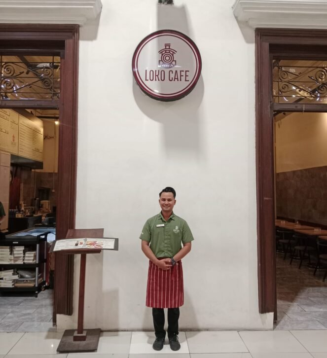 Dedit Cahyo Ponadi, melayani pelanggan bukan sekedar menjalankan pekerjaan, ada ketulisan dan keikhlasan dalam dirinya(Foto : dok KAI Sevices)
