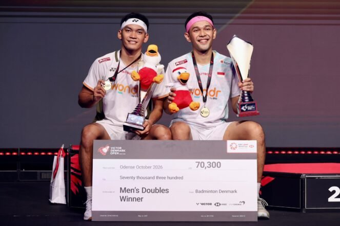 Fajar/Fikri mengalahkan pasangan Malaysia, Aaron Chia/Soh Wooi Yik, dengan skor telak 21-8, 21-11 dan menjadi juara Denmark Open 2026(Foto : PBSI)
