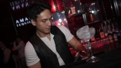 Jefri Nichol Jadi Bartender Sehari di Perayaan 10 Tahun ESSE POP