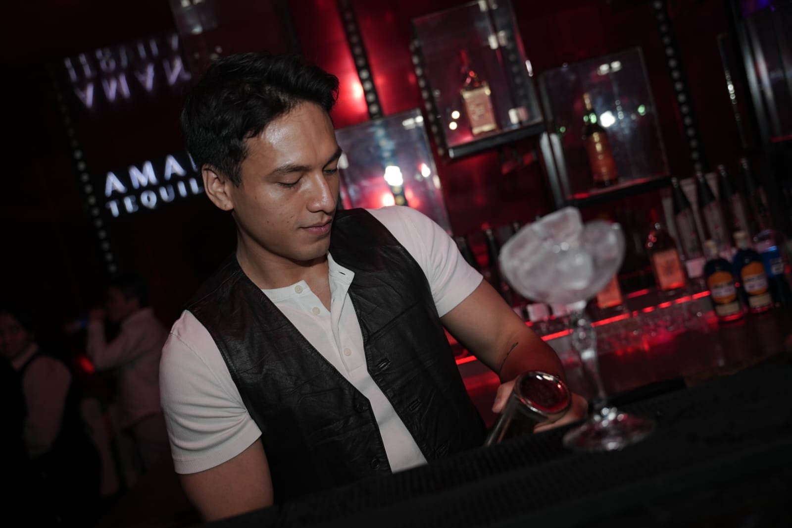 Aktor Jefri Nichol mencuri perhatian dalam perayaan POP 10th Anniversary yang digelar di ZOO, SCBD, Jakarta(Foto: Ist)